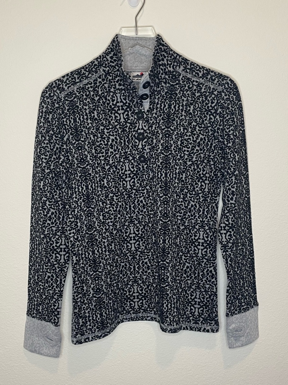 Kavu Lopez Black & Gray Patterned Long Sleeve Pullover